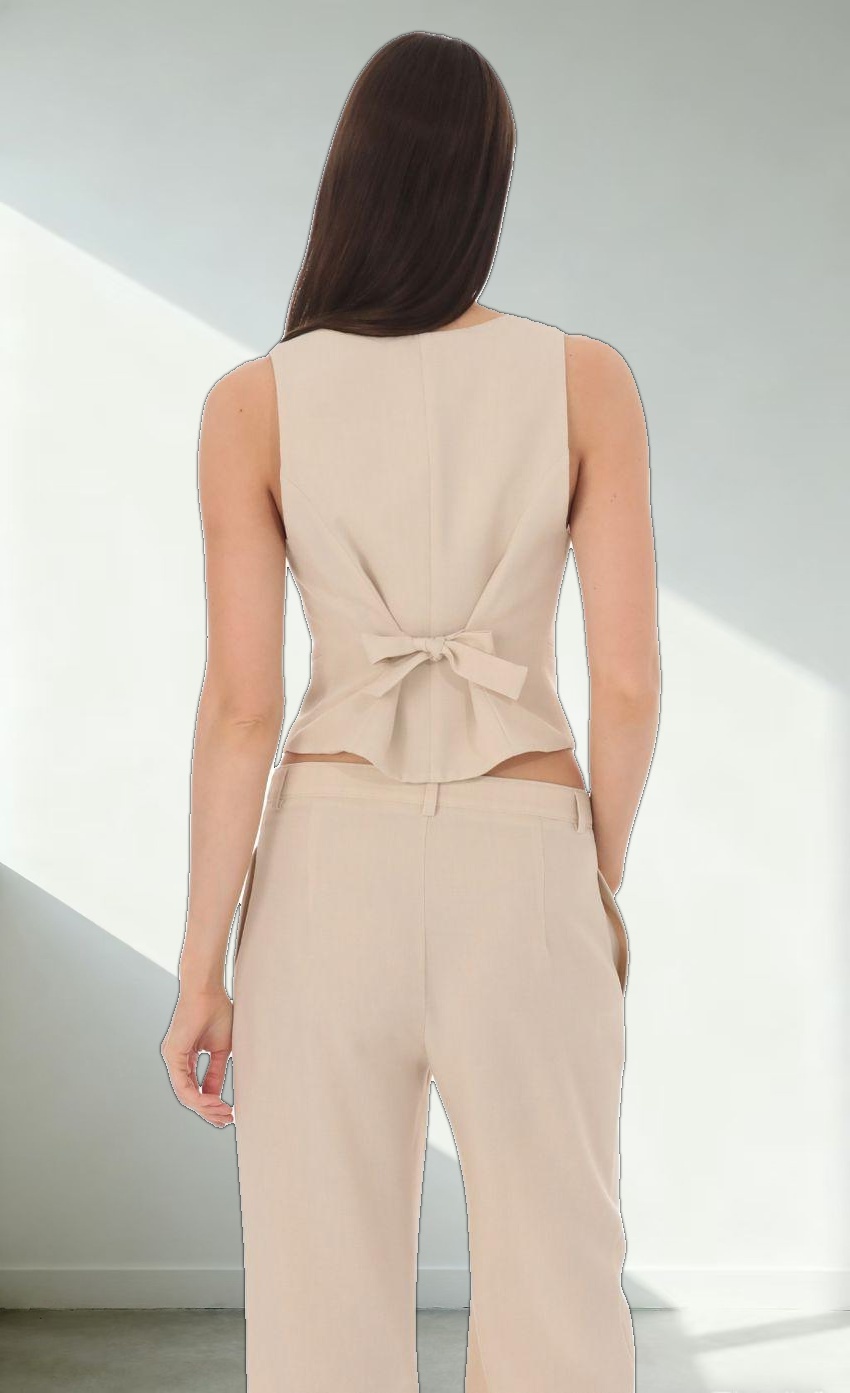 Linen Buttoned Vest in Cream