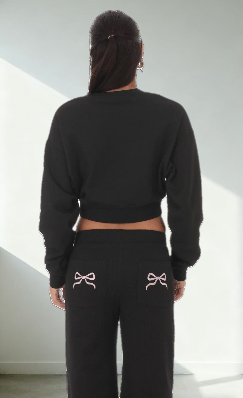 Cropped Jumper in Black