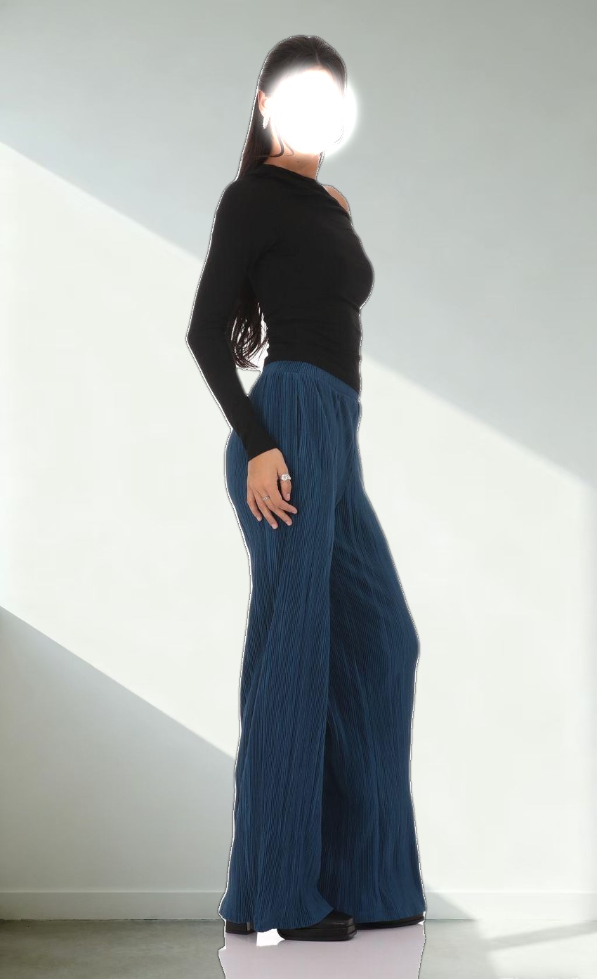 Pleated Straight Pants in Blue