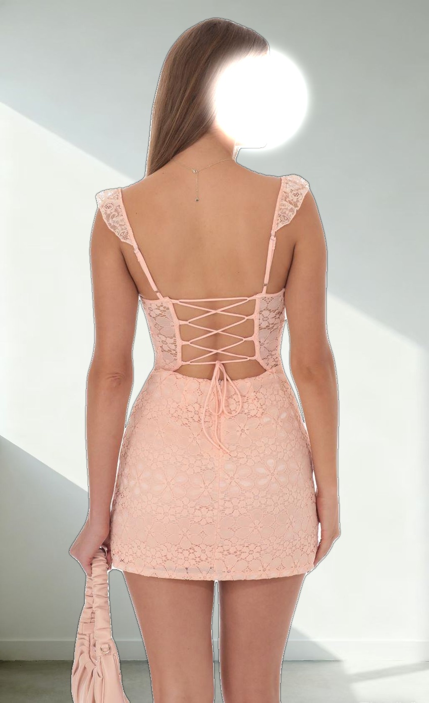 Sweetheart Neck Lace Dress in Peach