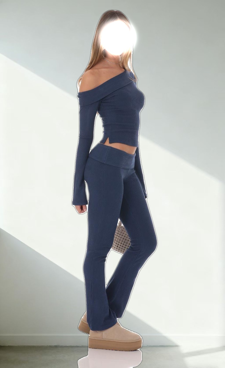 Low Rise Ribbed Flare Pants in Navy