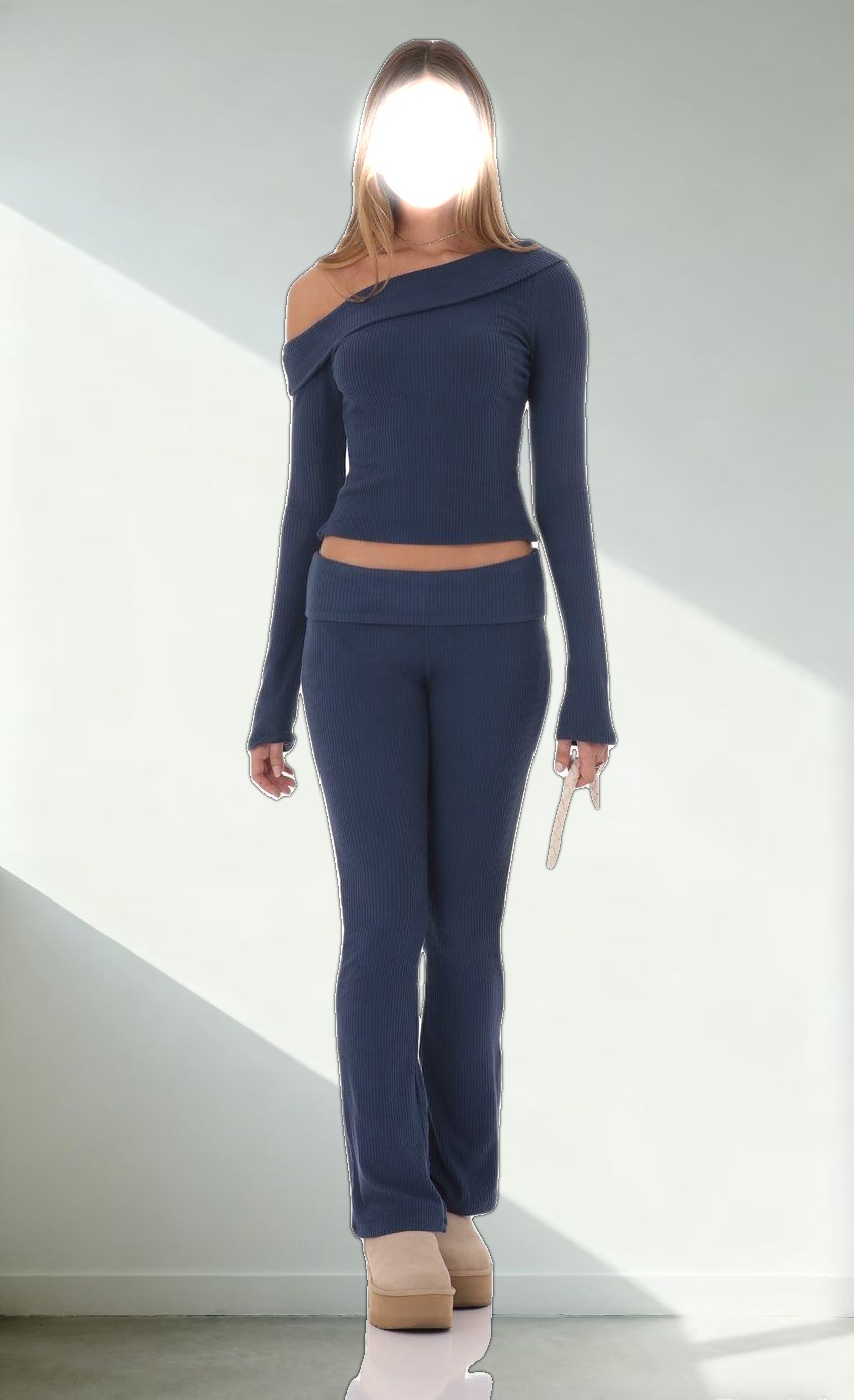 Low Rise Ribbed Flare Pants in Navy
