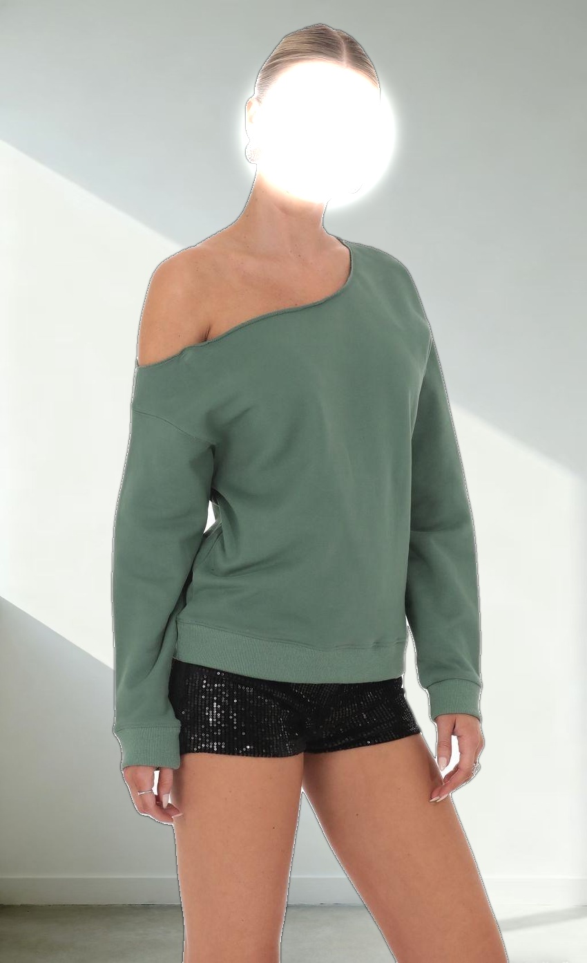 Cut Off Shoulder Jumper in Green