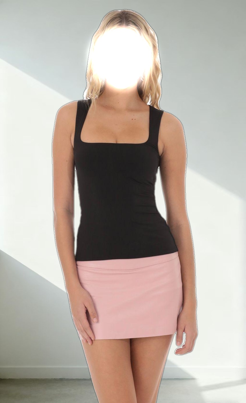 Stretch Scoop Top in Black