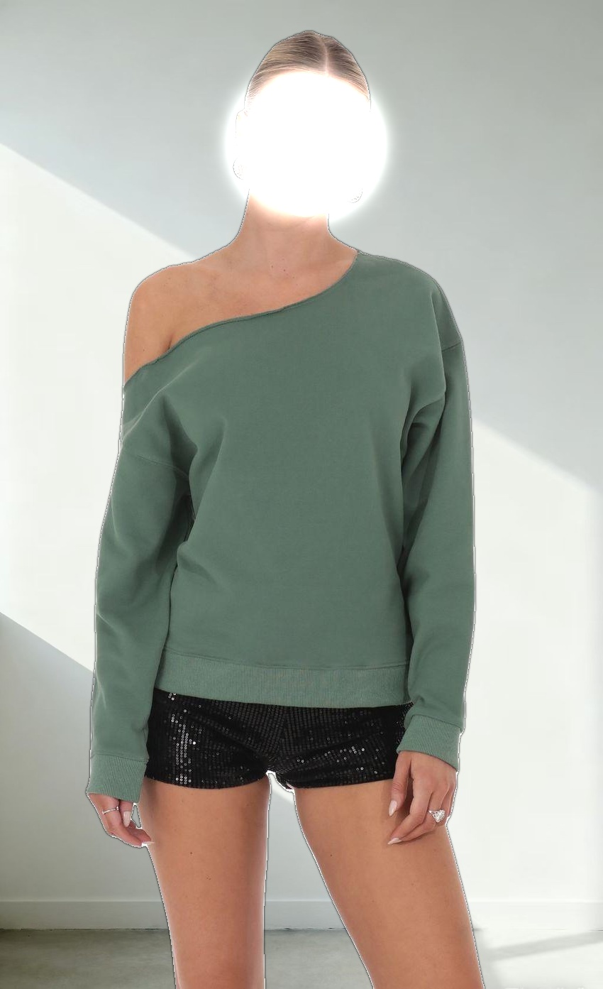 Cut Off Shoulder Jumper in Green