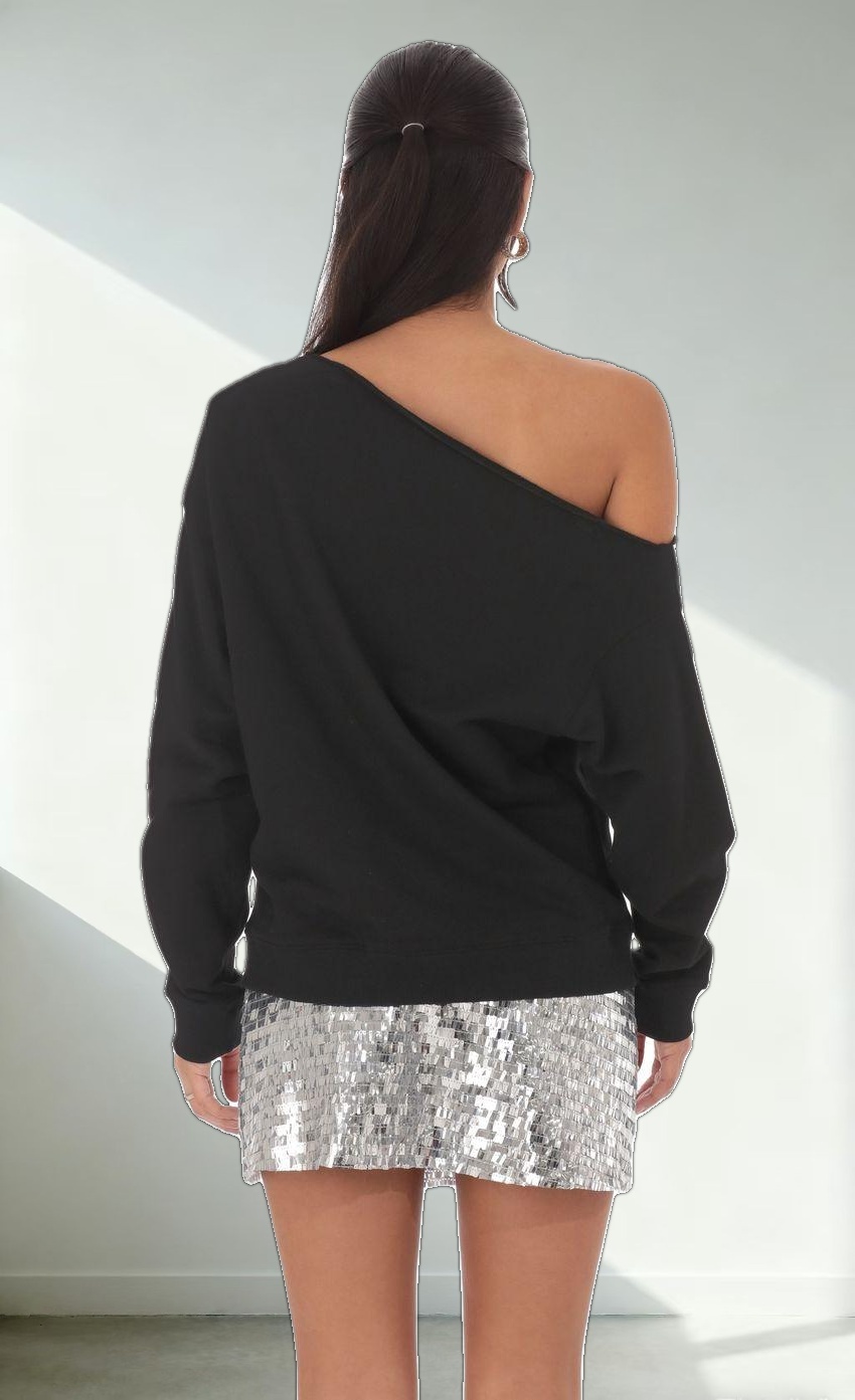 Cut Off Shoulder Jumper in Black