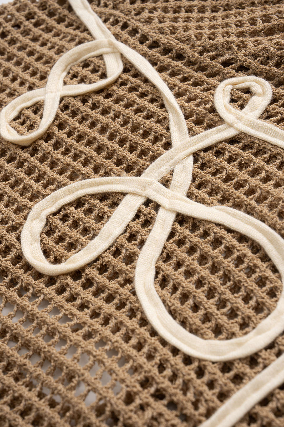 Knit 3D Embroidery Print Contrast Tie-Back Short-Sleeve Top