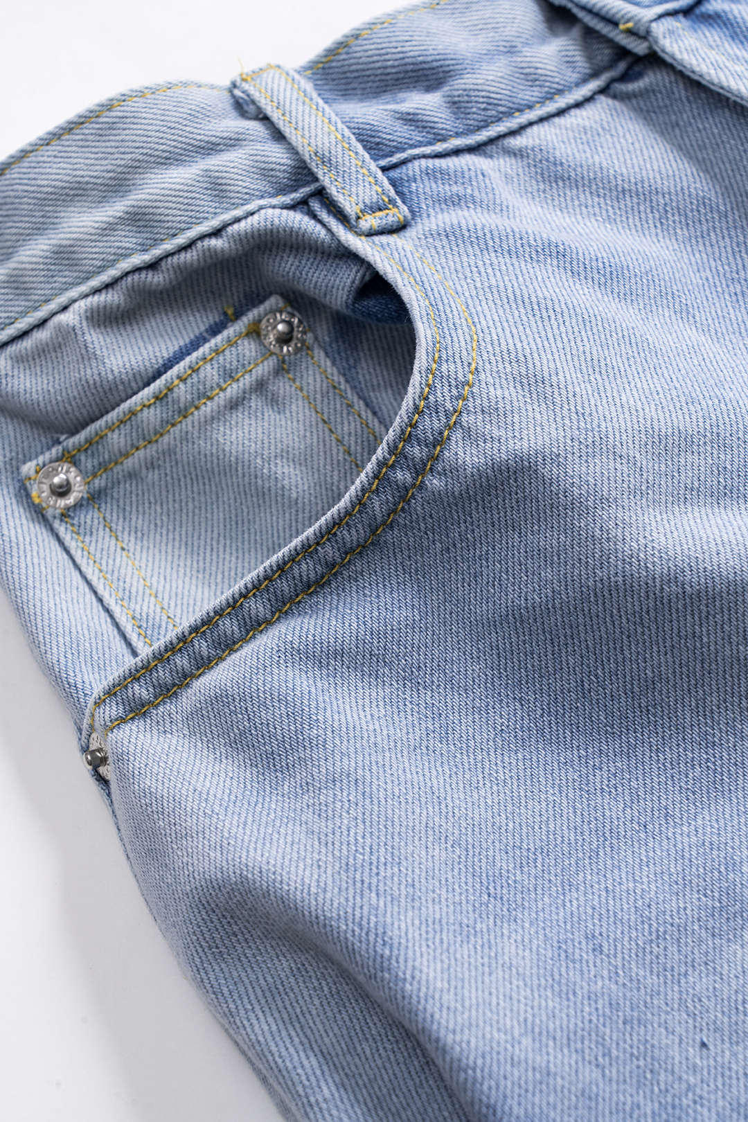 Denim Button Pocket Barrel Jeans