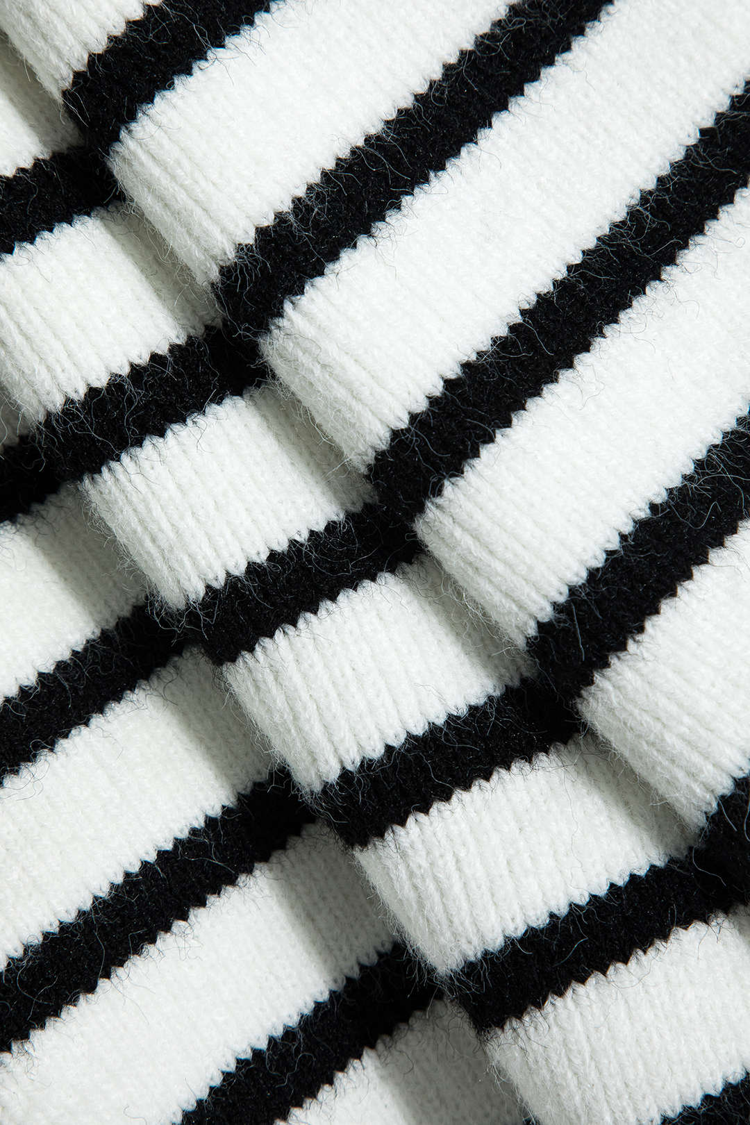 Striped Print Knitted Shorts