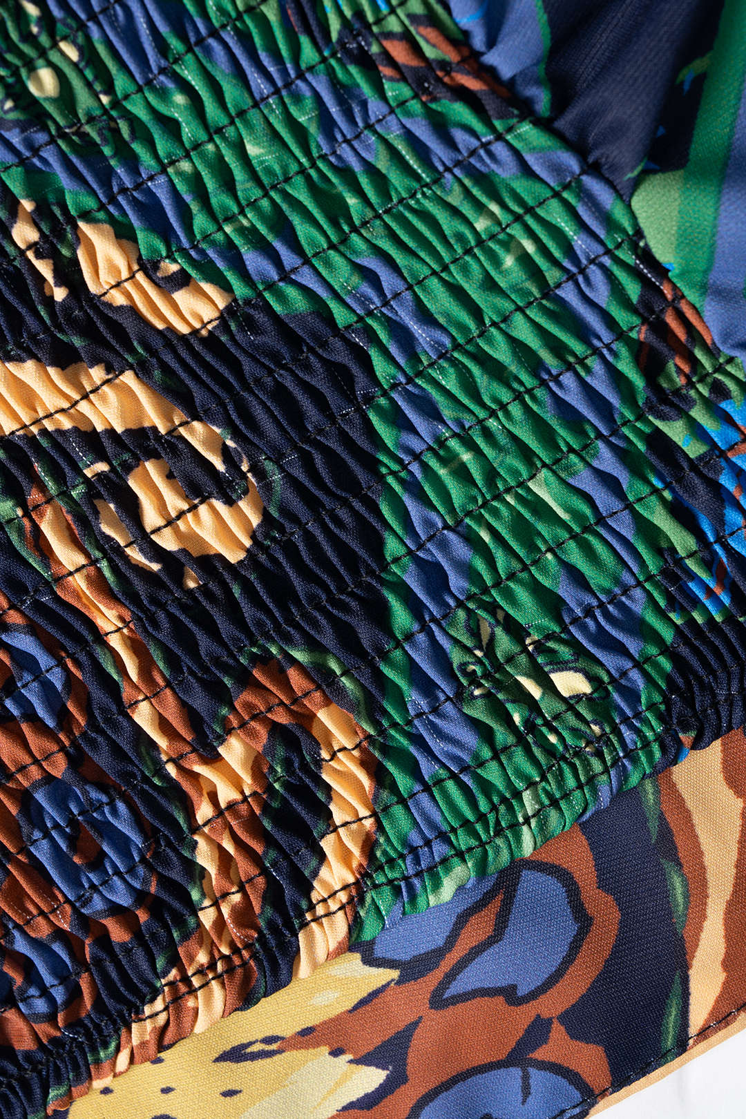 Retro Print Strapless Shirred Tube Top