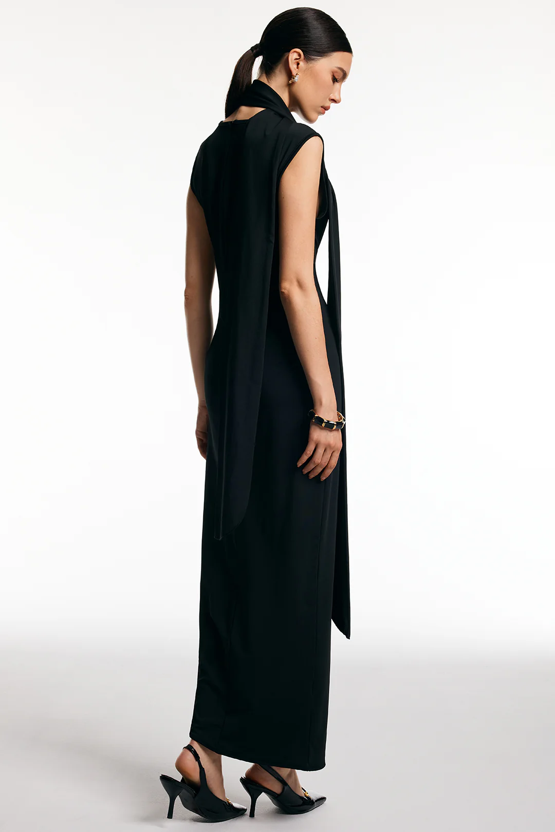 Metallic Buckle Decorated Sleeveless Midi Dress with Scarf