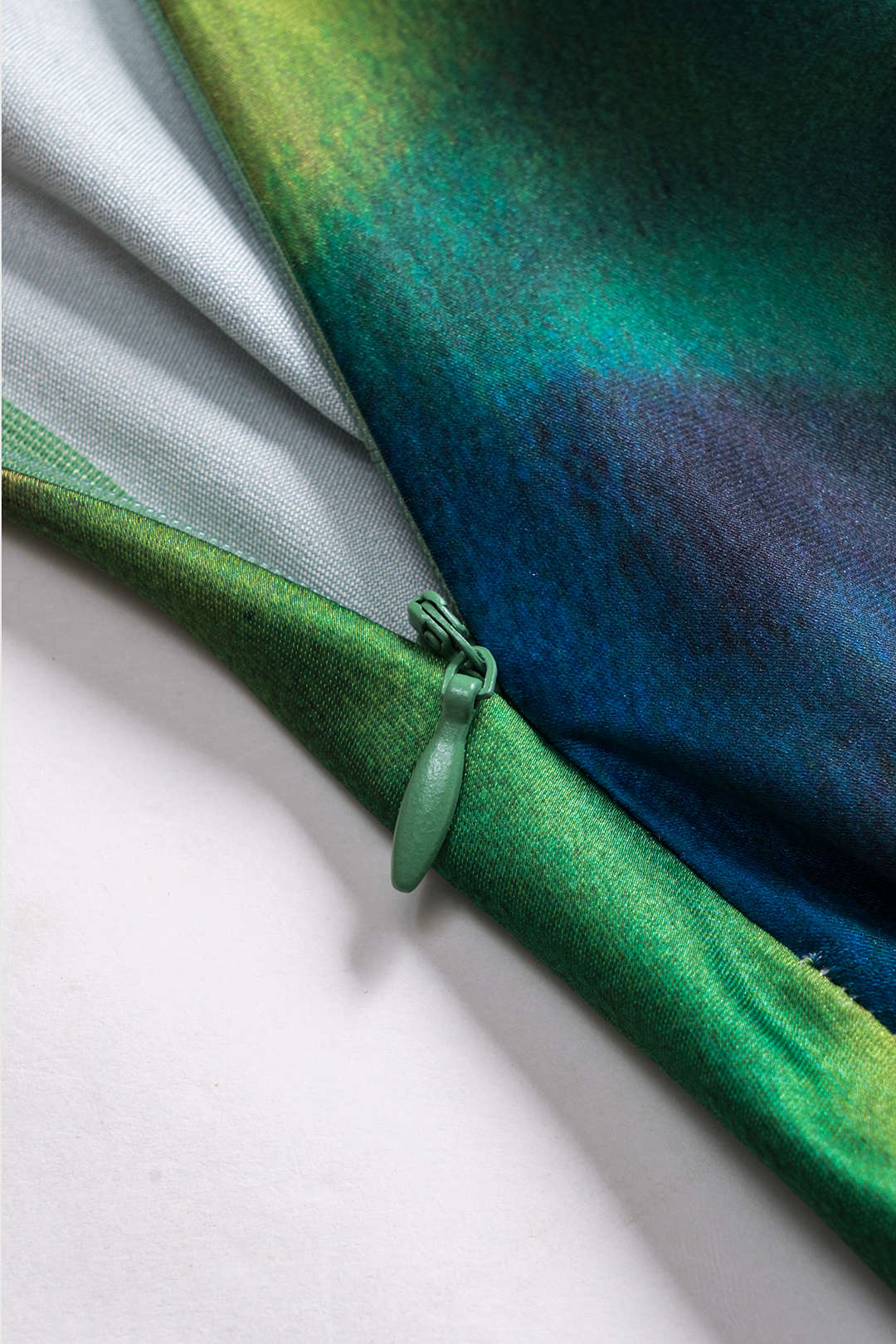 Plus Size Ombre Print Satin Zipper Skirt