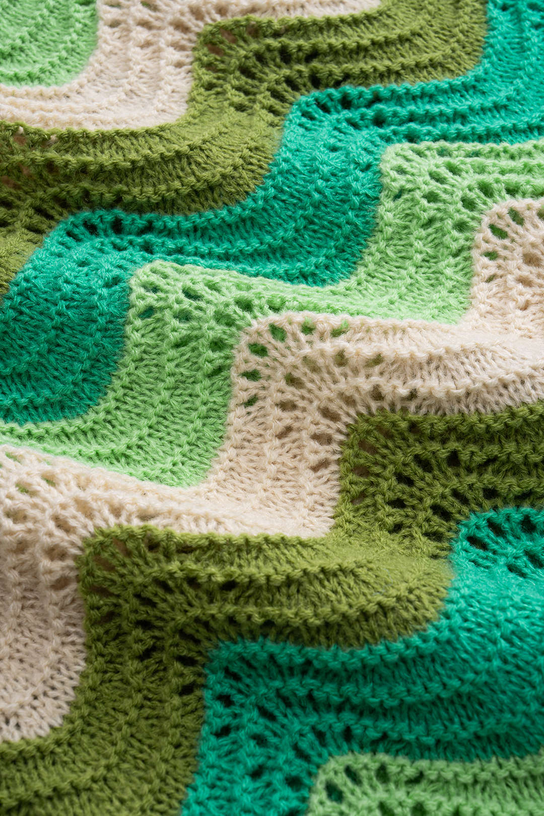 Plus Size Contrast Knit Cut Out Skirt