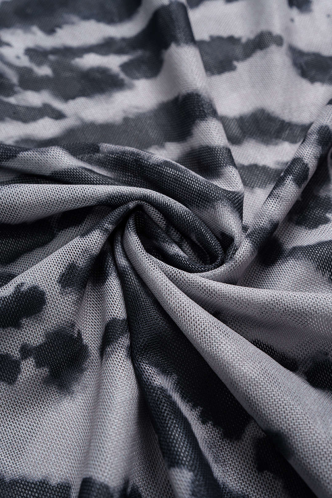 Contrasting Print Mesh Ruched Long-Sleeved Maxi Dress