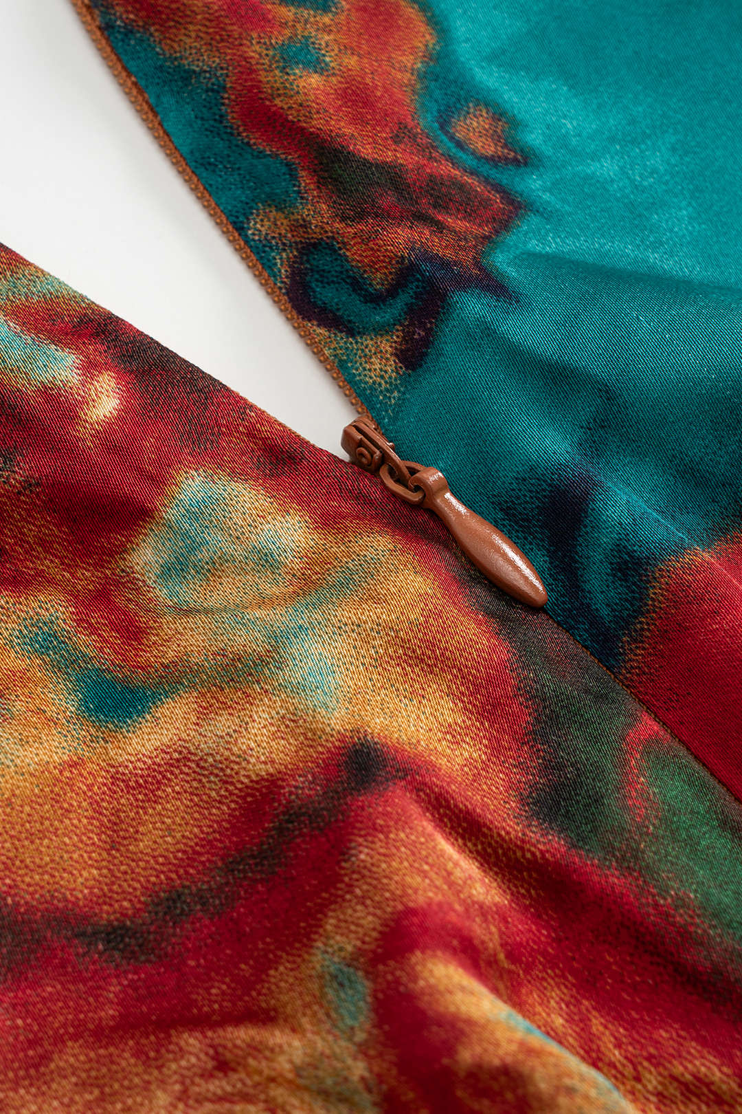 Plus Size Satin Crossed Zipper Ruched Skirt