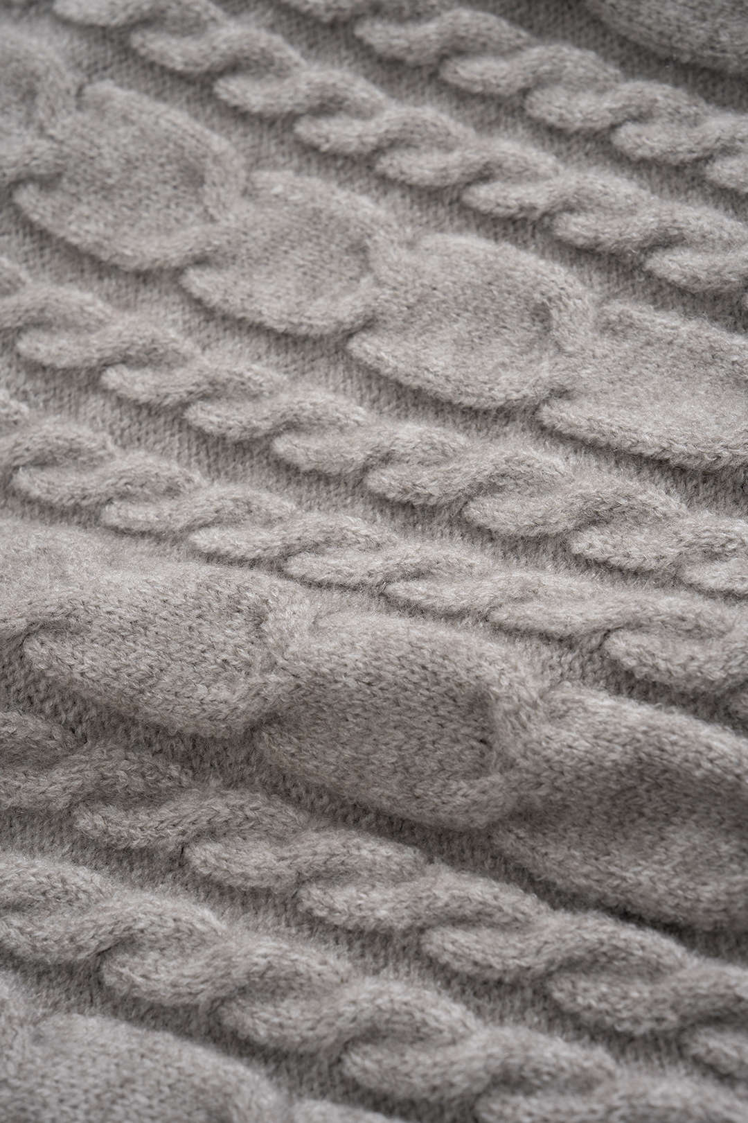 Cable Knit Zipper Long-Sleeve Top