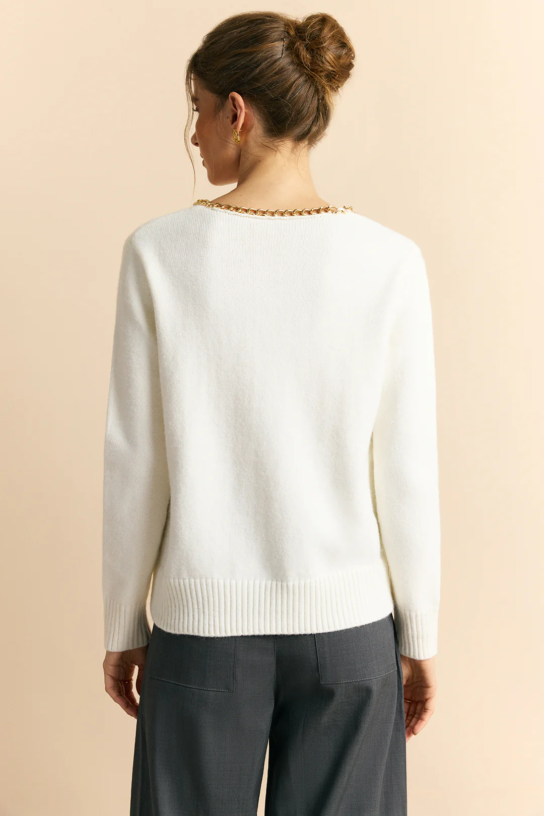 Knit V-Neck Chain Long-Sleeve Top
