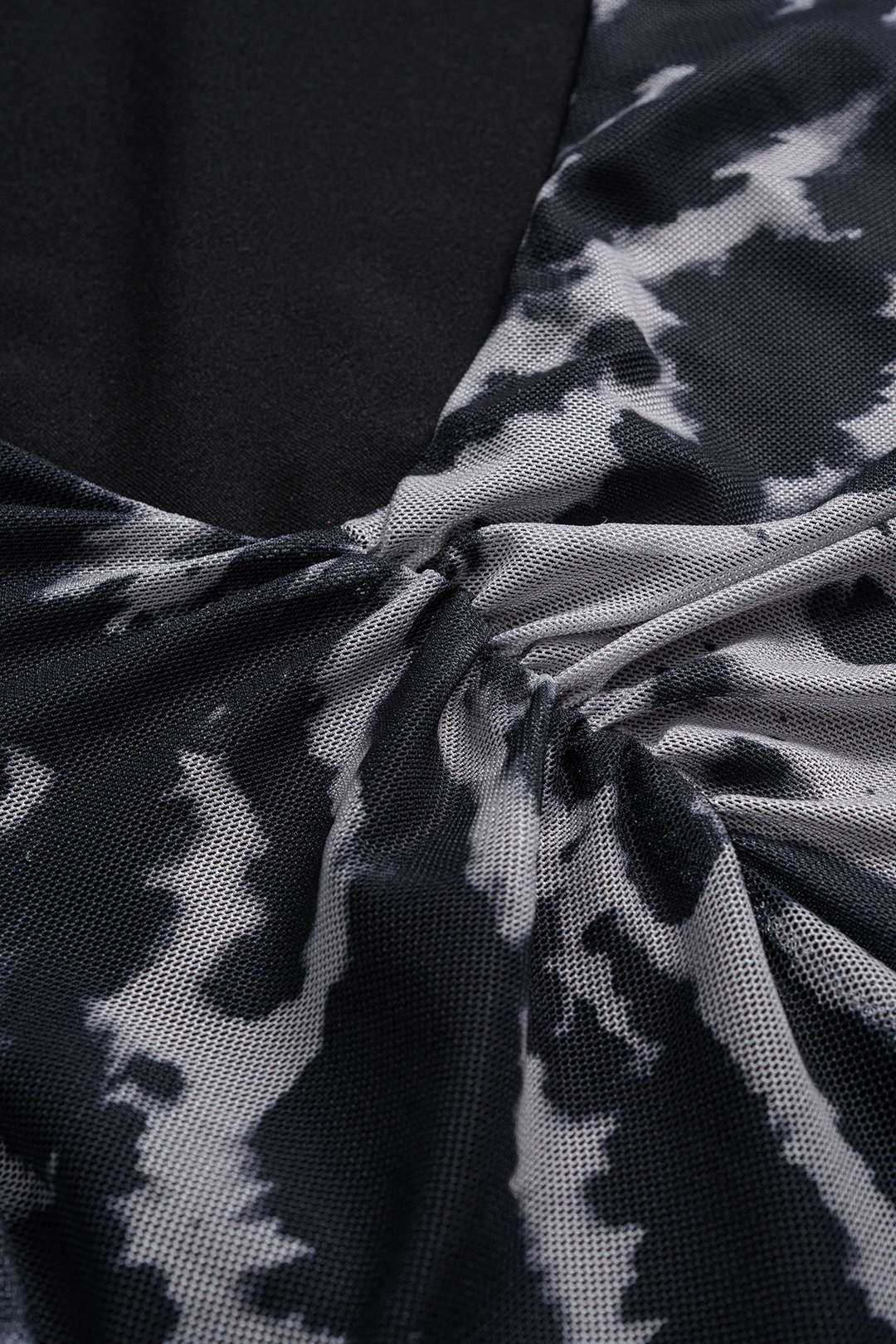 Contrasting Print Mesh Ruched Long-Sleeved Maxi Dress