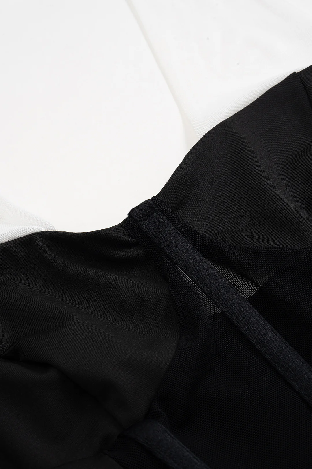 Contrast Halter Top And Skirt Set