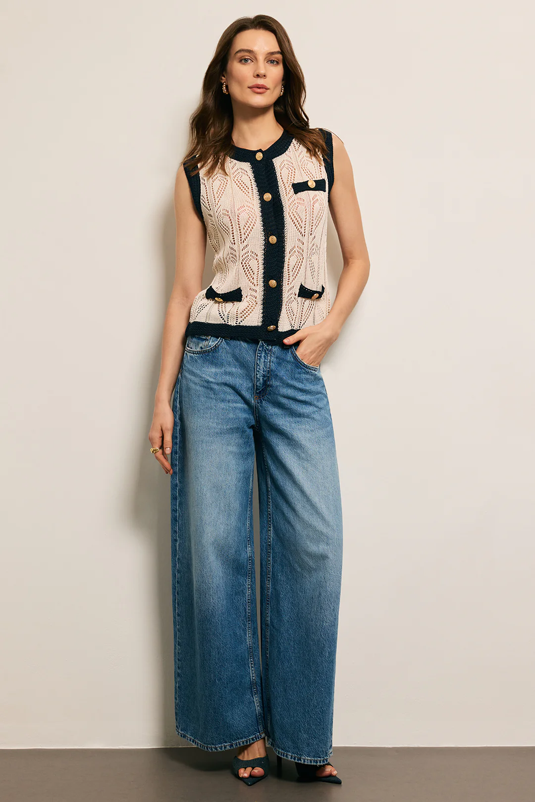 Knit Contrast Cut Out Button Sleeveless Vest