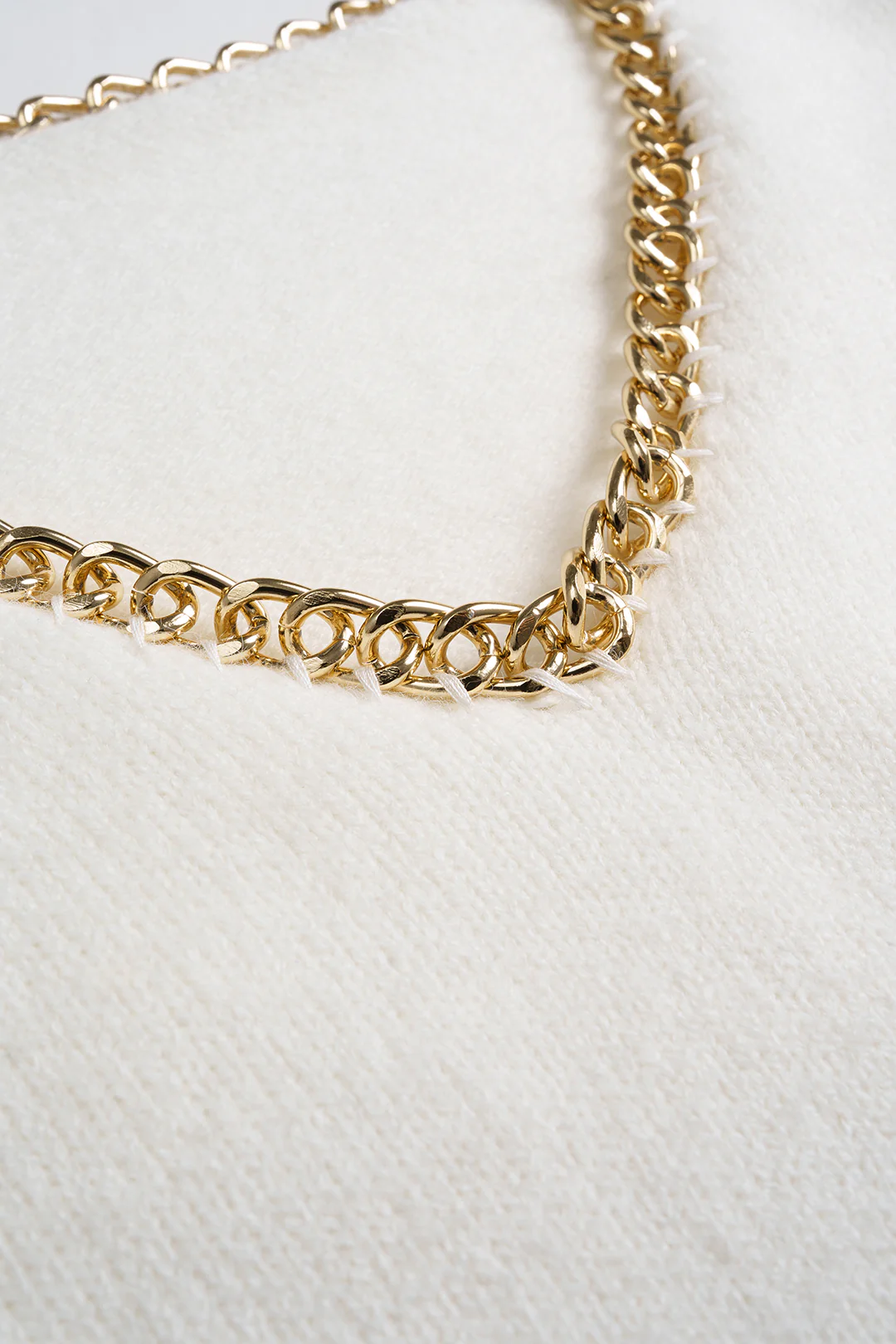 Knit V-Neck Chain Long-Sleeve Top