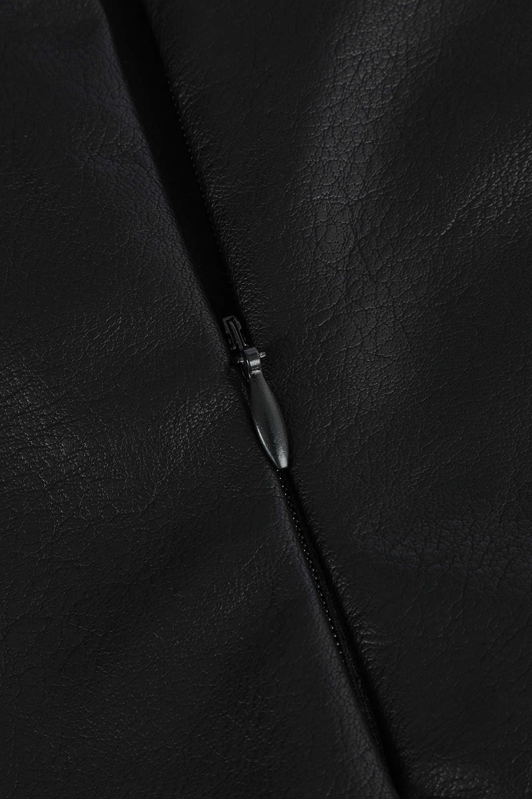 Contrasting Pleated Faux Leather Mid-length Skirt