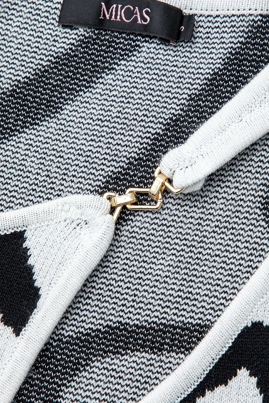 Line Pattern Cut-Out Slit Knit Maxi Dress