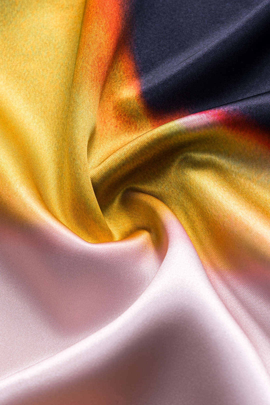 Contrasting Print Satin Zippered Skirt