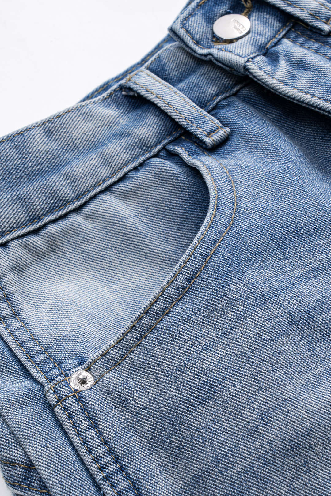 Plus Size Denim Ripped Frayed Patchwork Straight Leg Jeans