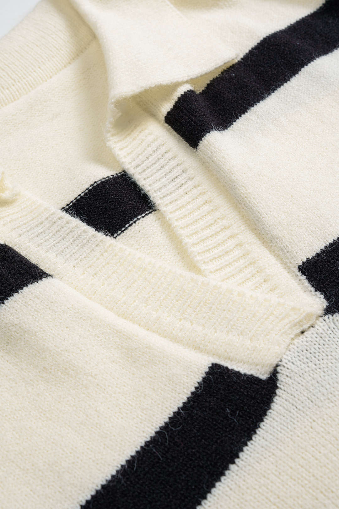 Contrast Stripes Print Knit Tank Top