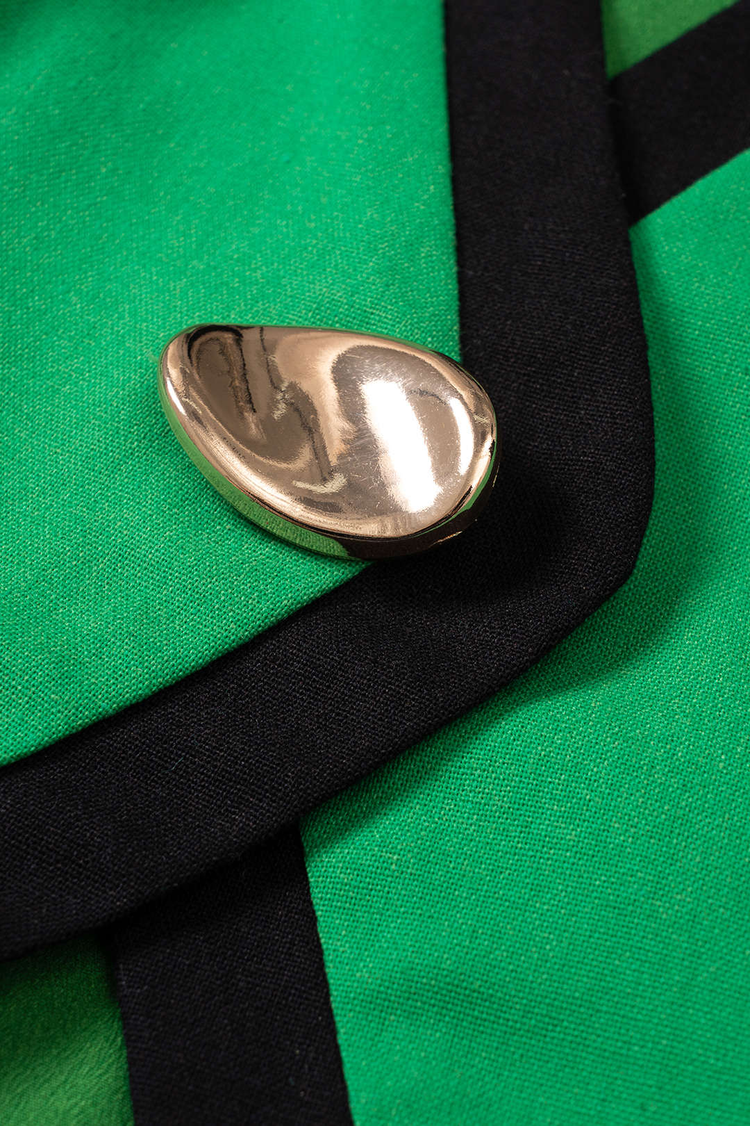 Linen Metallic Button Contrast Binding Tank Top