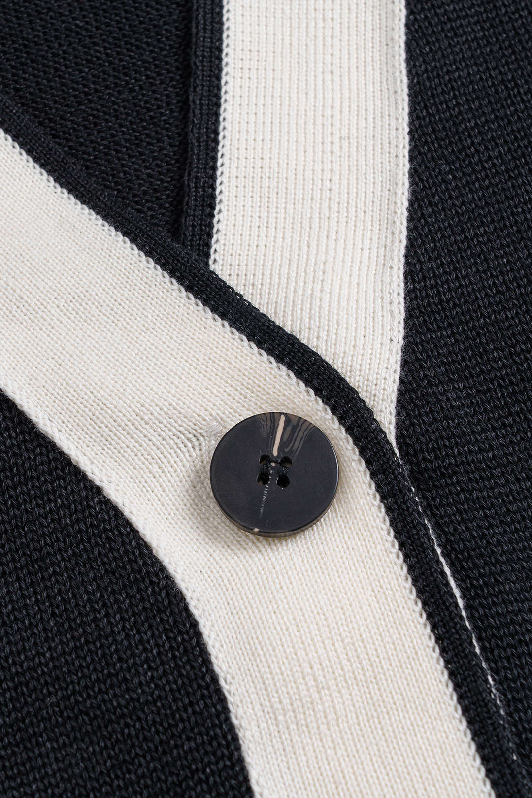 Knit Contrast Button Vest