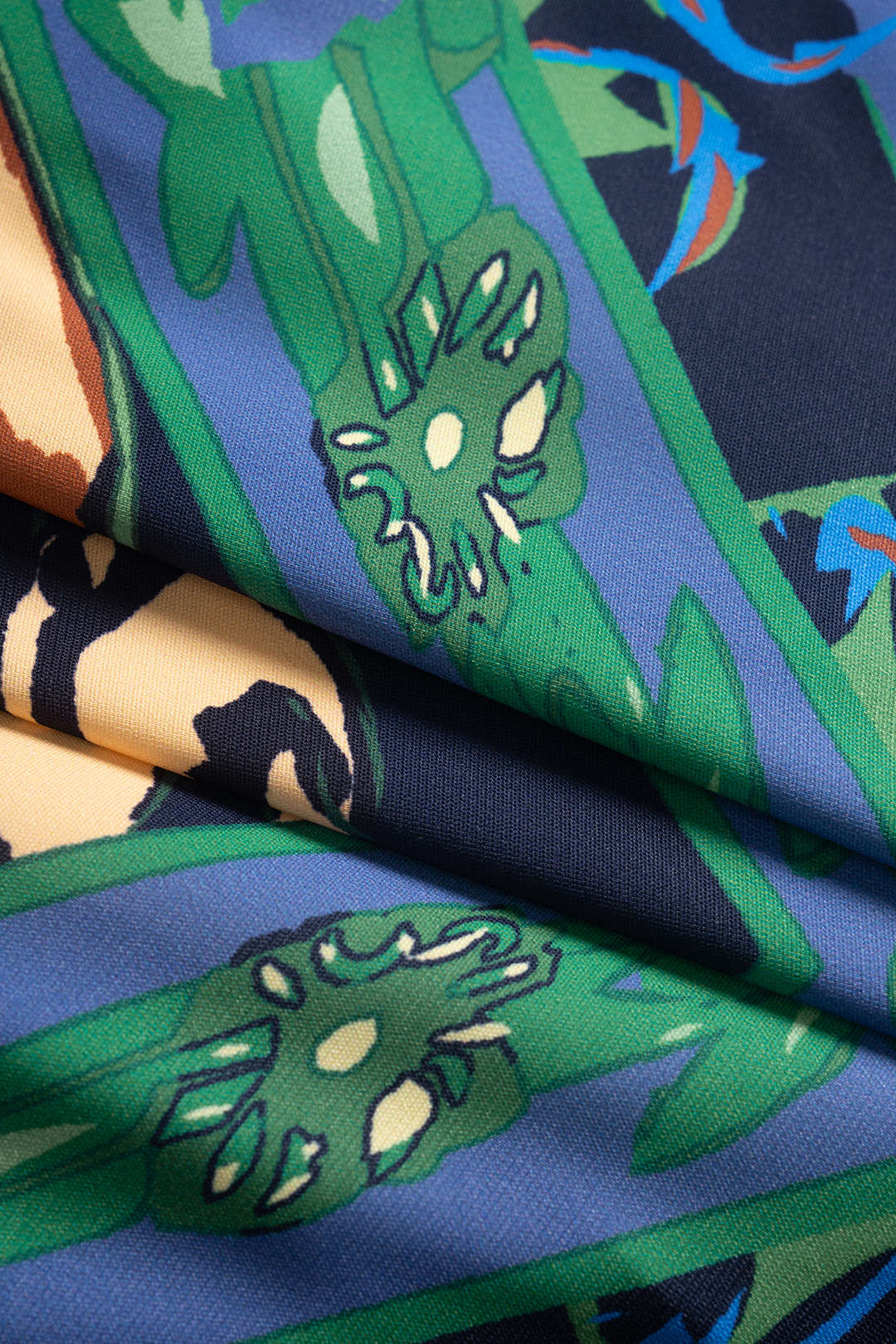 Retro Print Strapless Shirred Tube Top