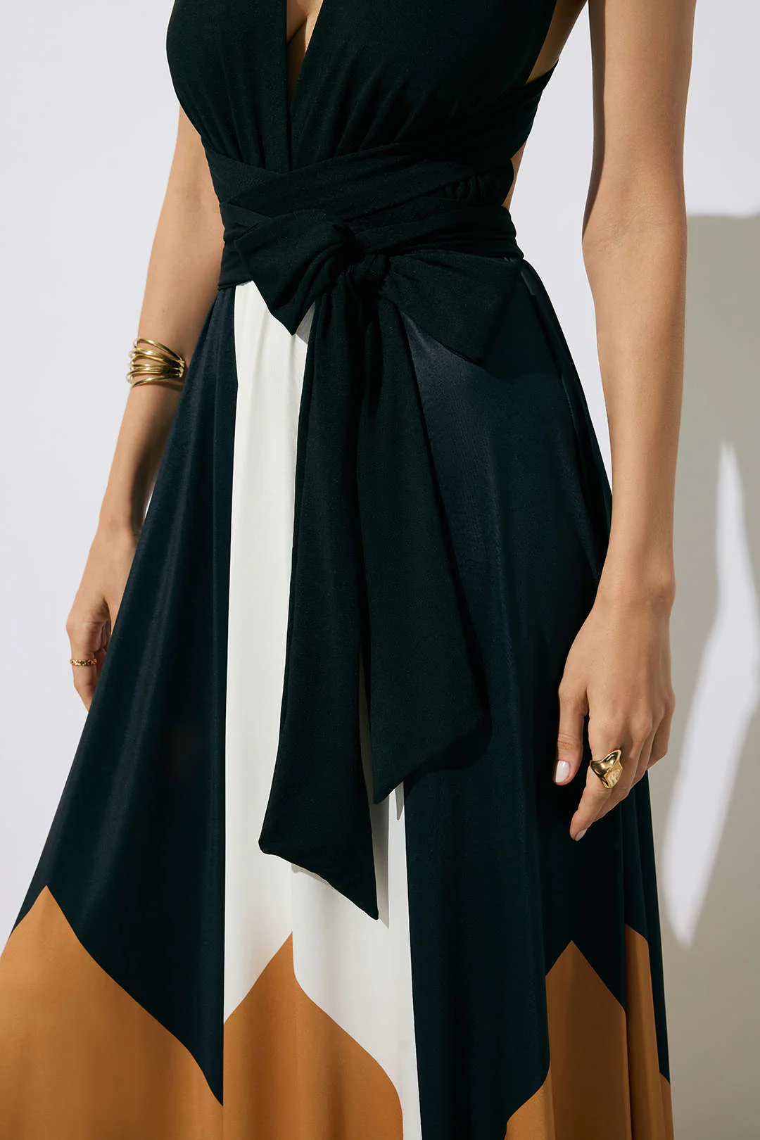 Color Block Print Tie-Up Backless Sleeveless Maxi Dress