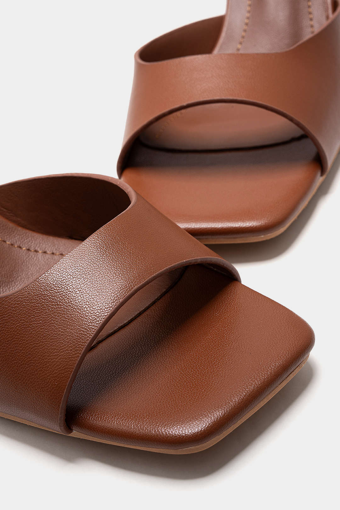 Leather Square-Toe Low-Heel Shoes