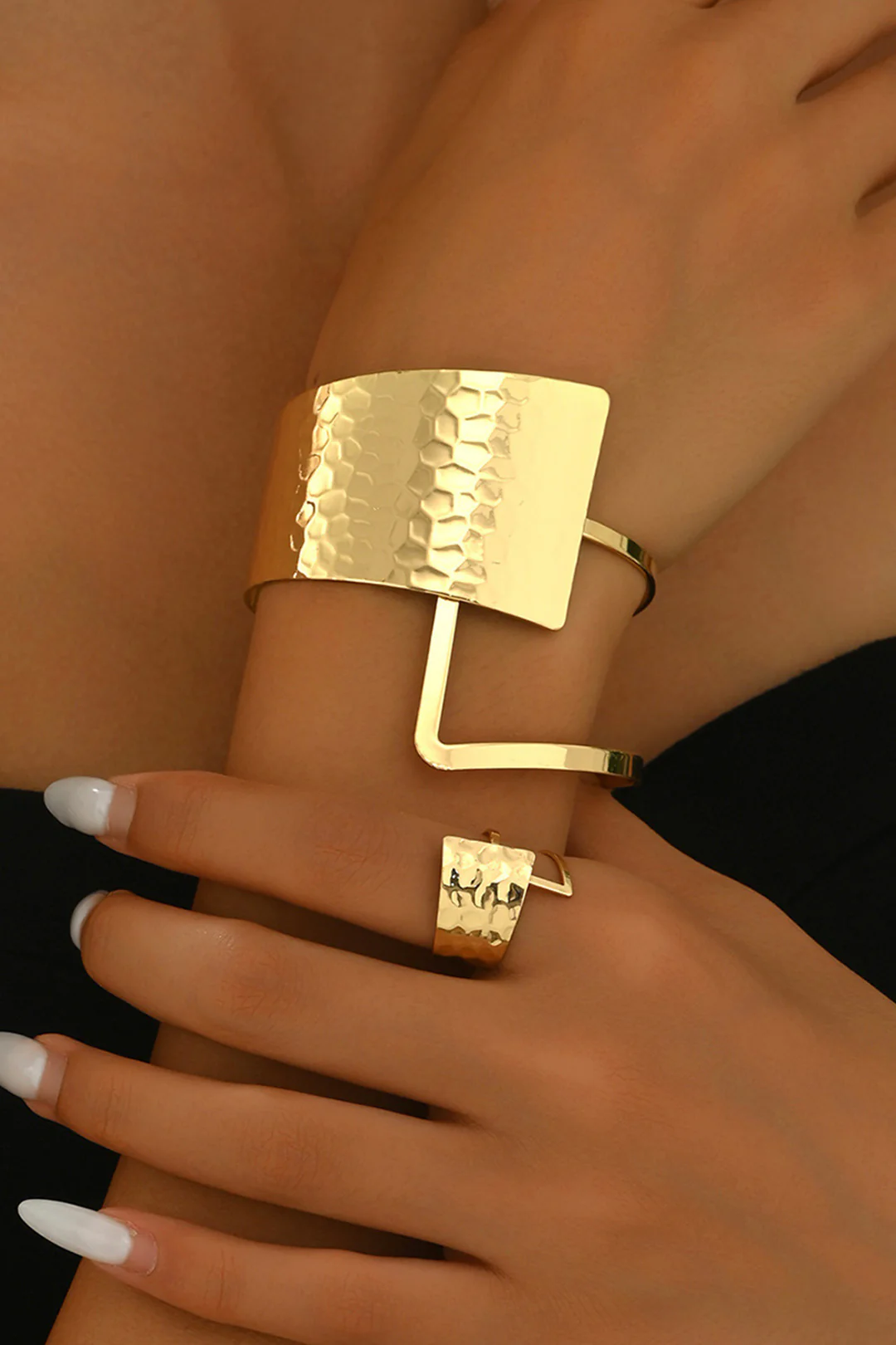 Geometric Hollow Irregular Ornament Set