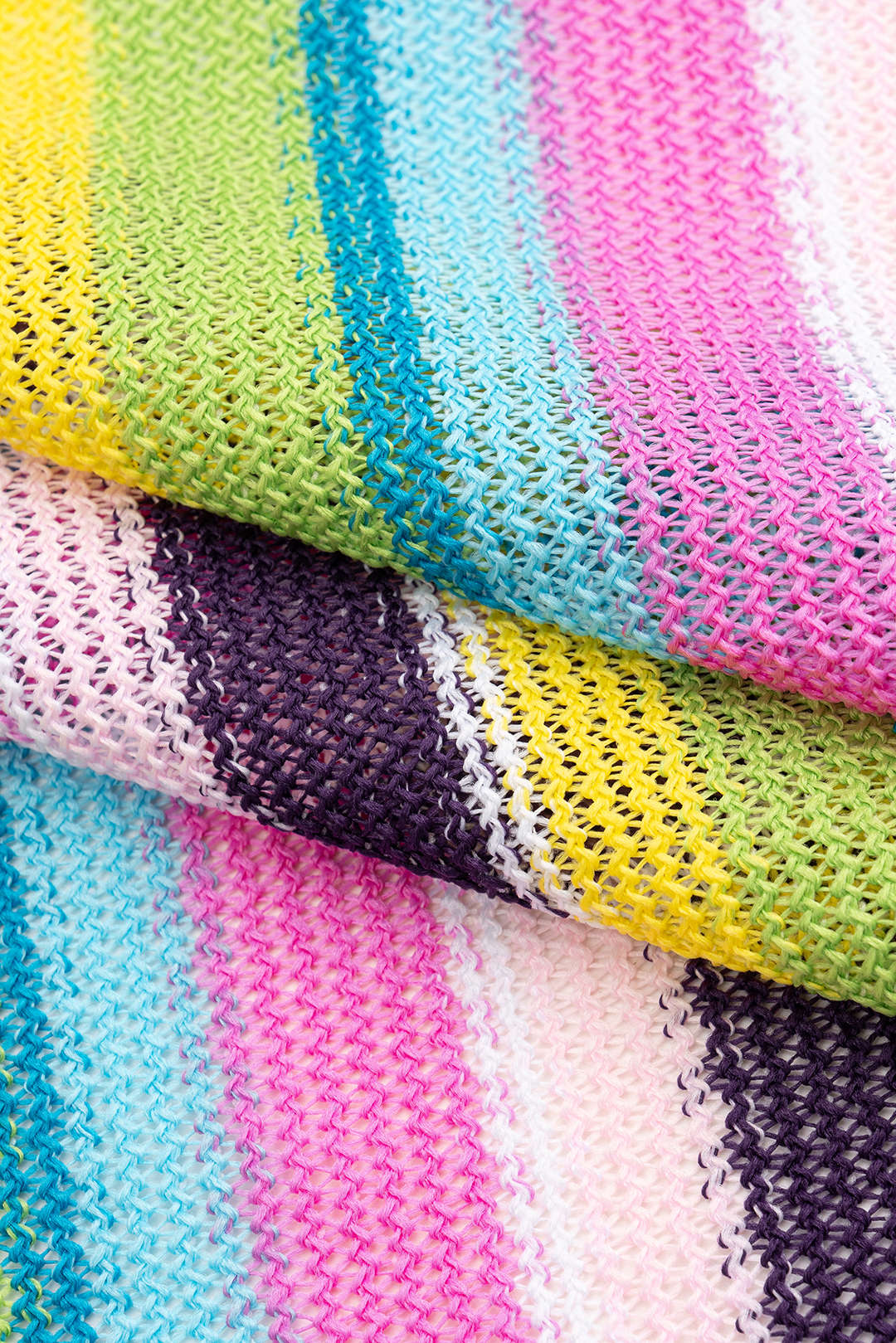 Knit Contrast V-Neck Top and Drawstring Shorts Combo