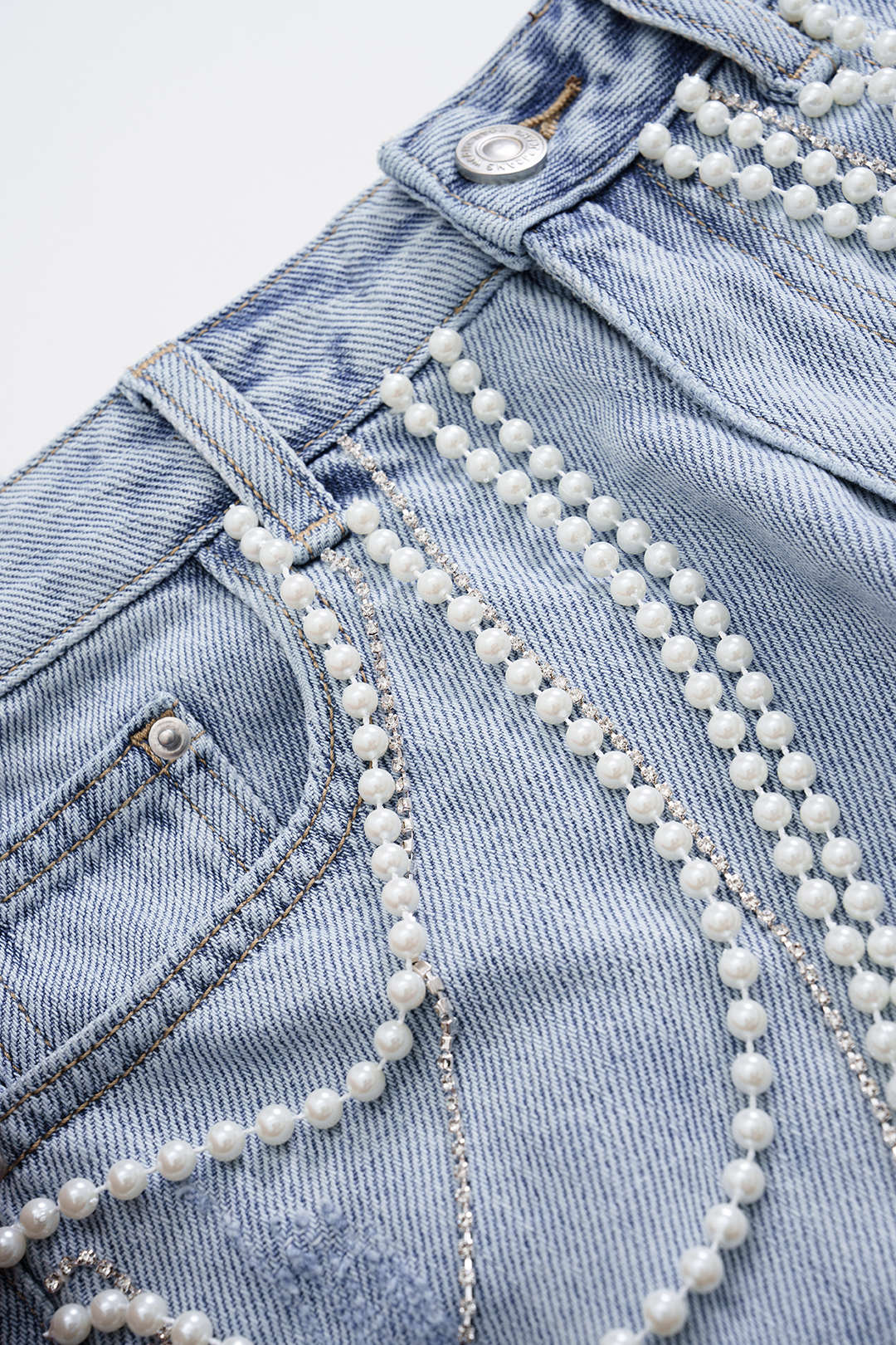 Denim Bead Chain Decor Ripped Frayed High Waist Shorts