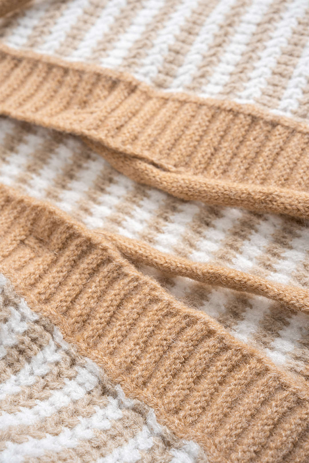 Knit Contrast Tie-Up Vest