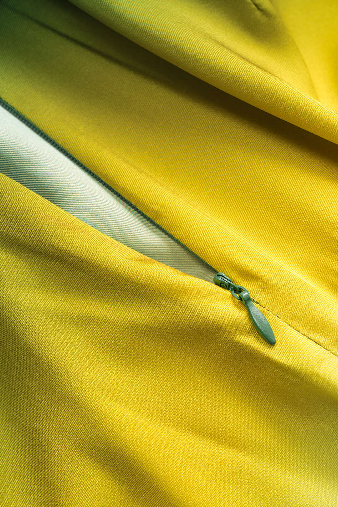 Plus Size Ombre Print Satin Ruched Tie-Knot Zippered Skirt