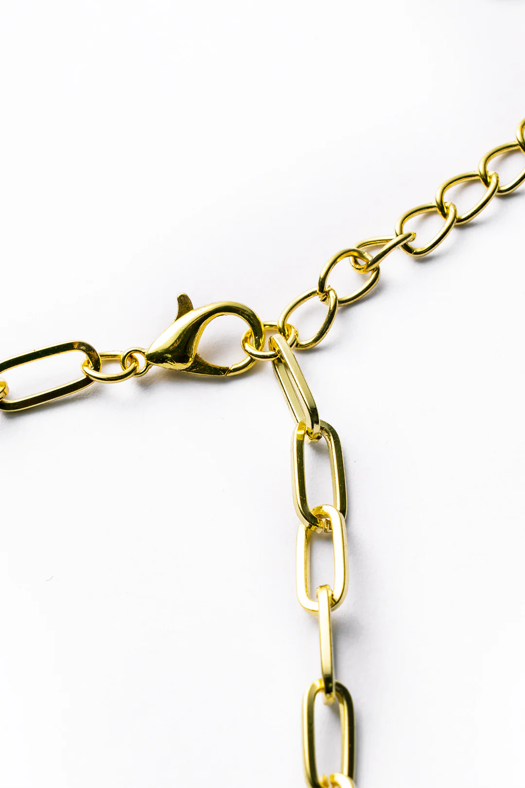 Metal Bead Nose Lip Shape Chain Necklace