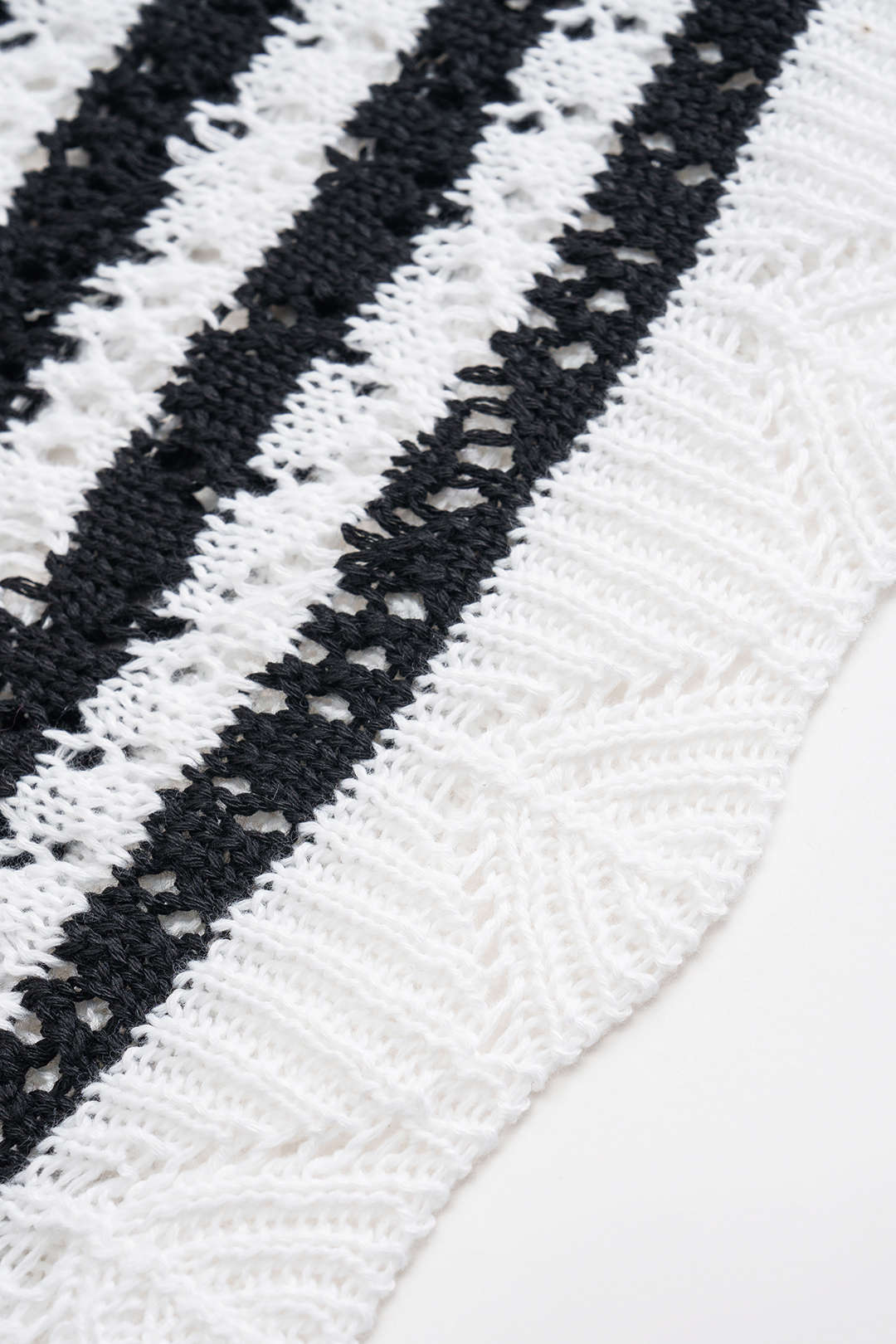 Knit Hollow Out Contrast Stripe Print Tank Top And Shorts Set