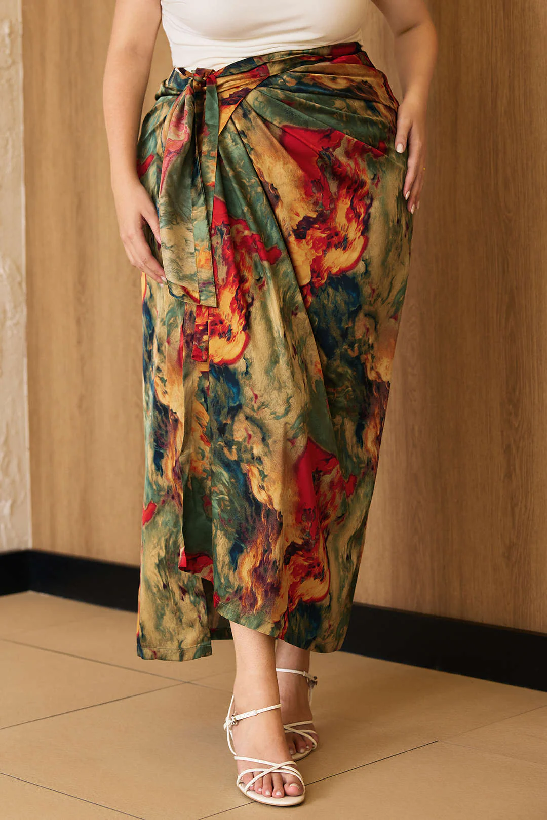 Plus Size Abstract Print Satin Tie Front Skirt