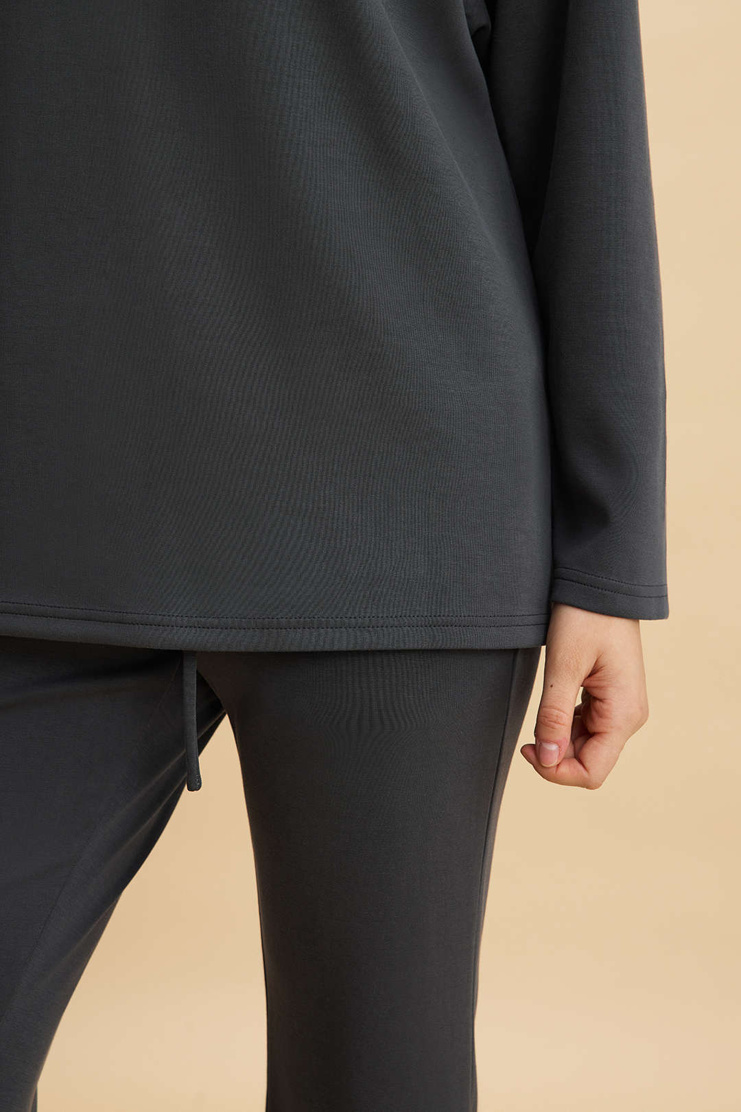 Knit Round Neck Long-Sleeve Top