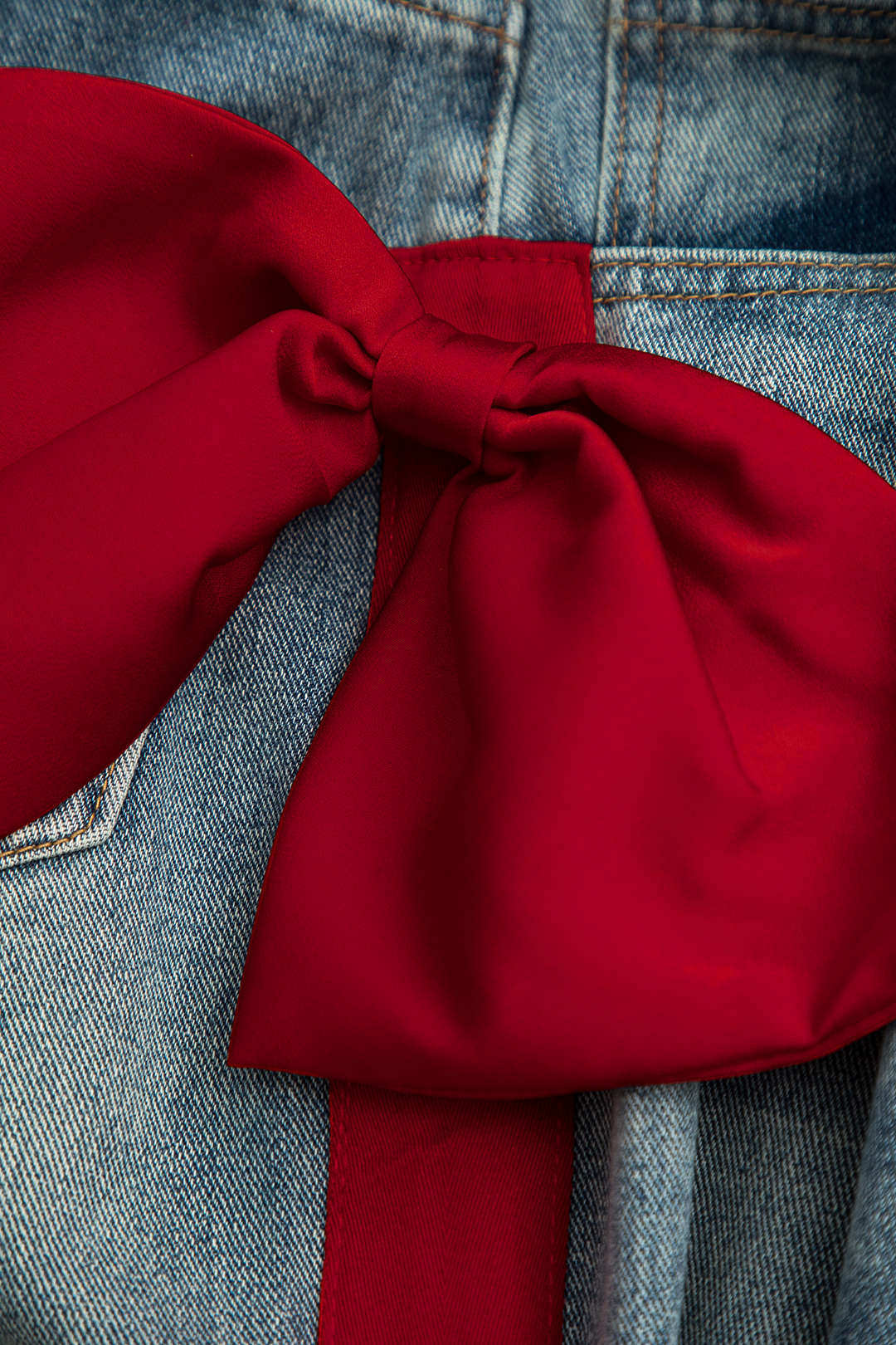 Bow-Designed Jeans