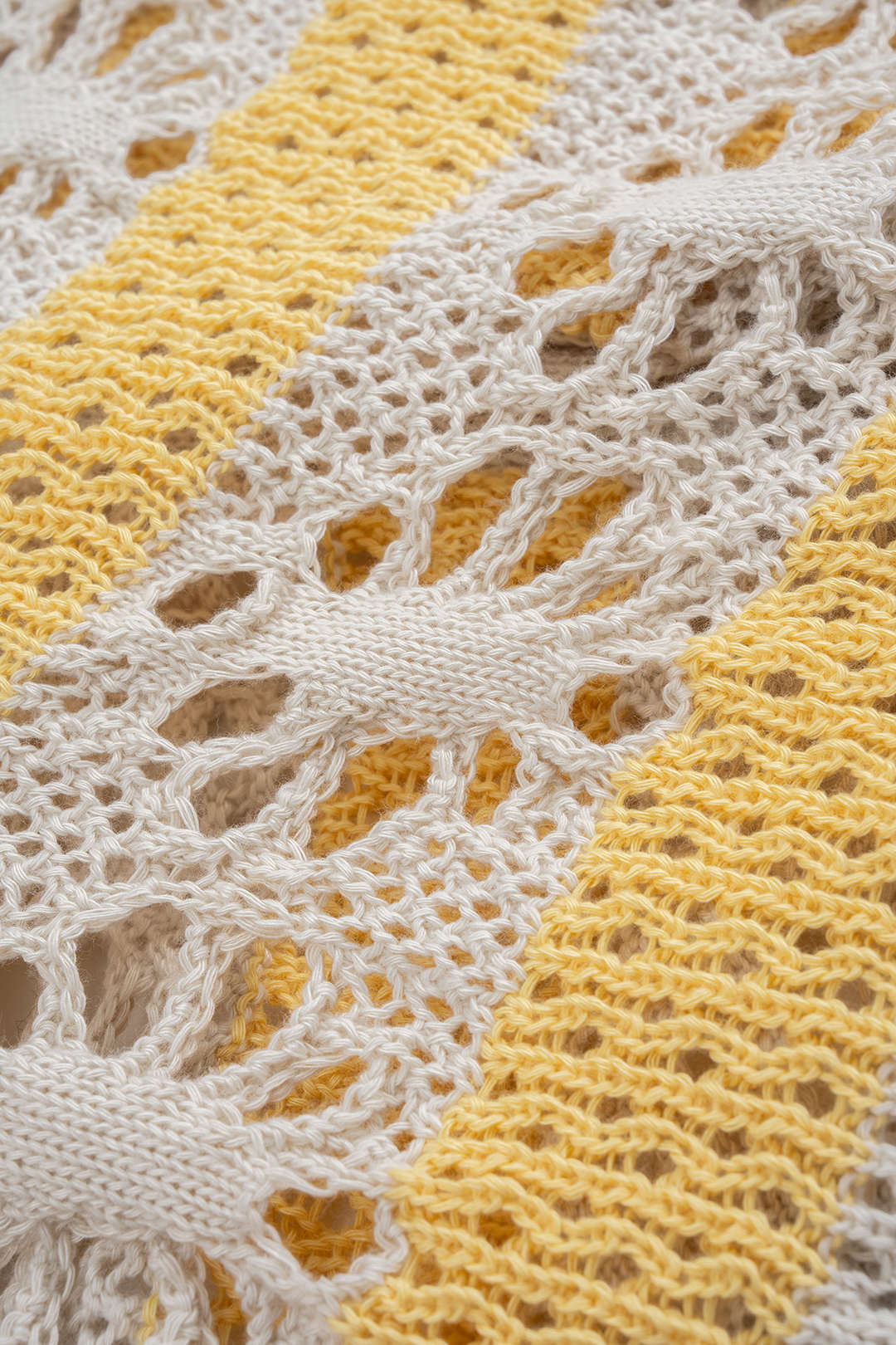 Knit Hollow Out Contrast Short-Sleeve Top