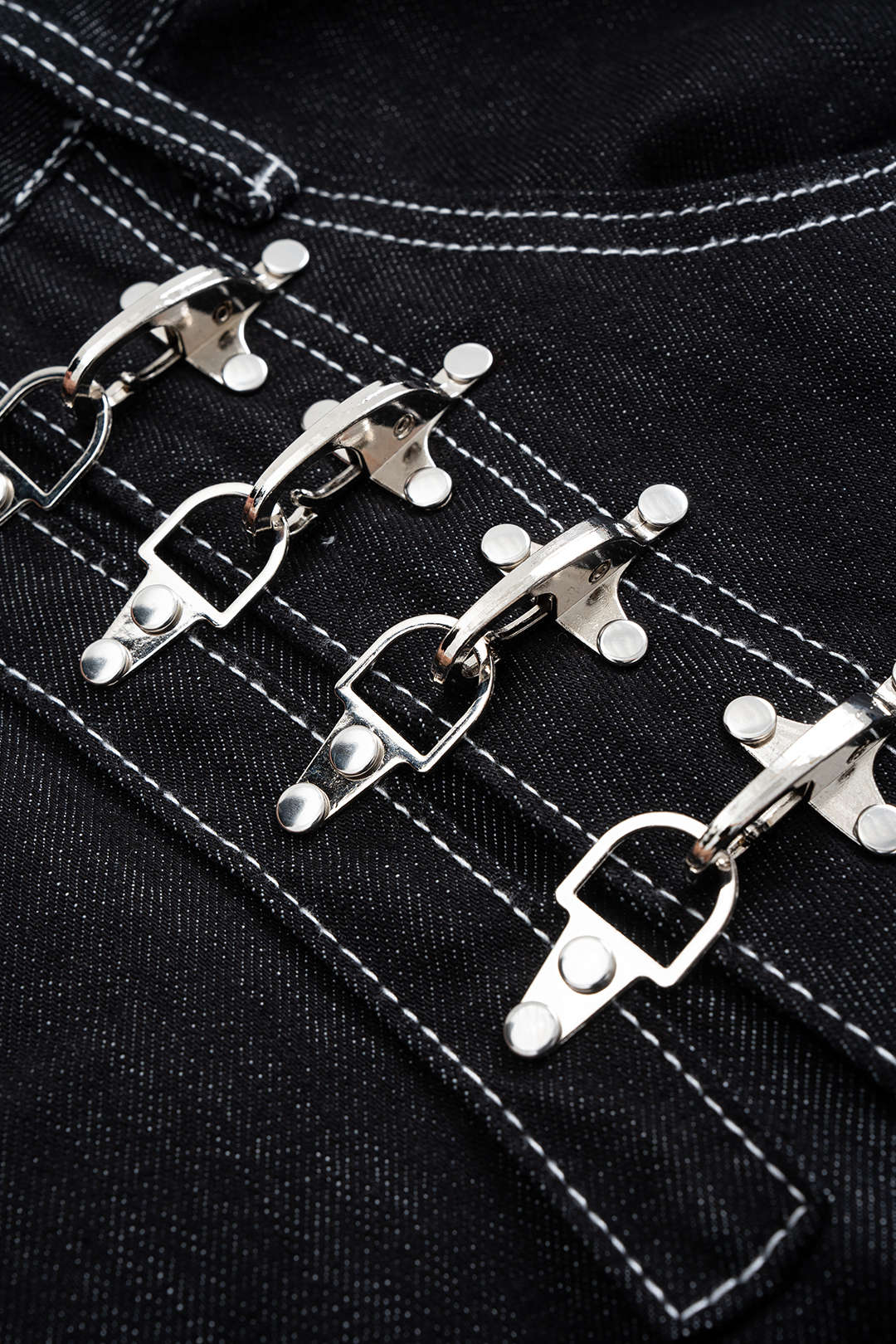 Denim Contrast Whipstitching Metallic Buckle Wide Leg Barrel Jeans