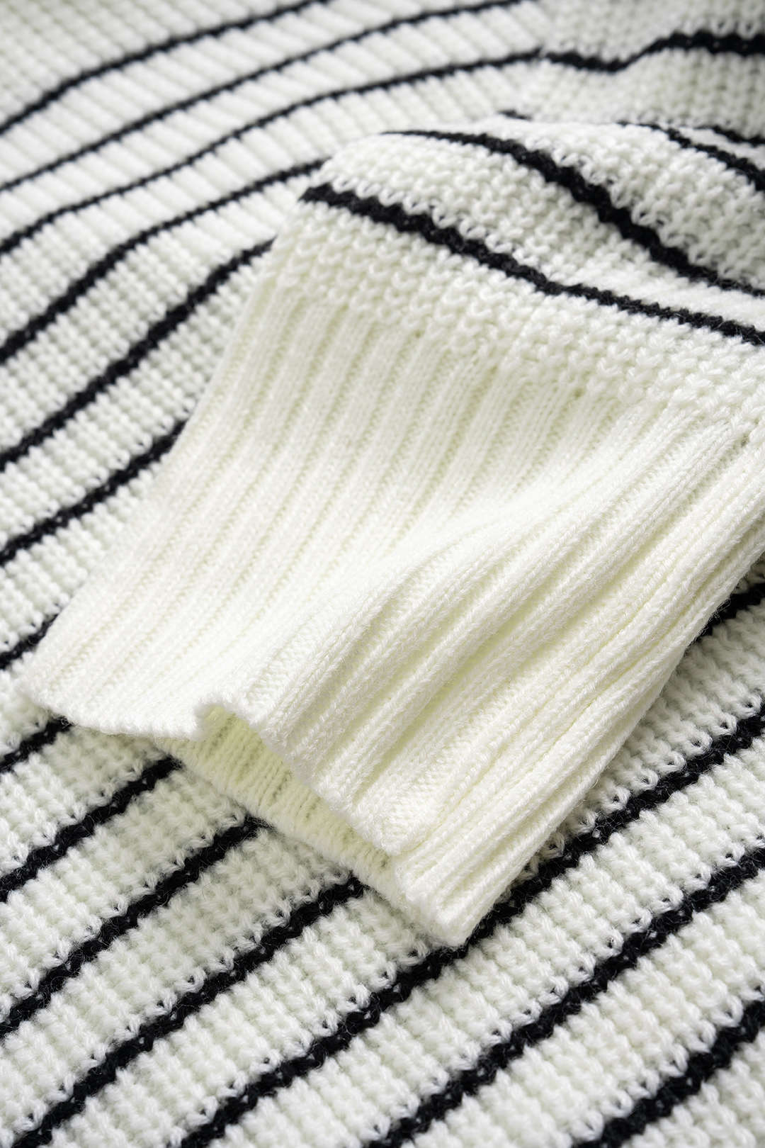 Knit Stripes Print Zipper Long-Sleeve Top