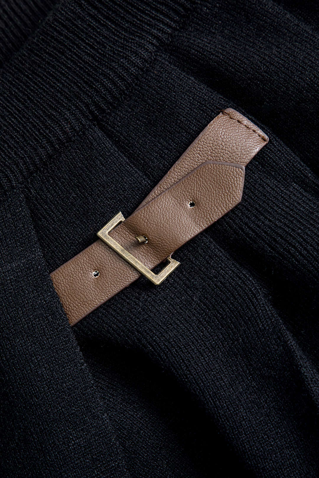 Solid Knitted Belted Button-Decorated Skirt