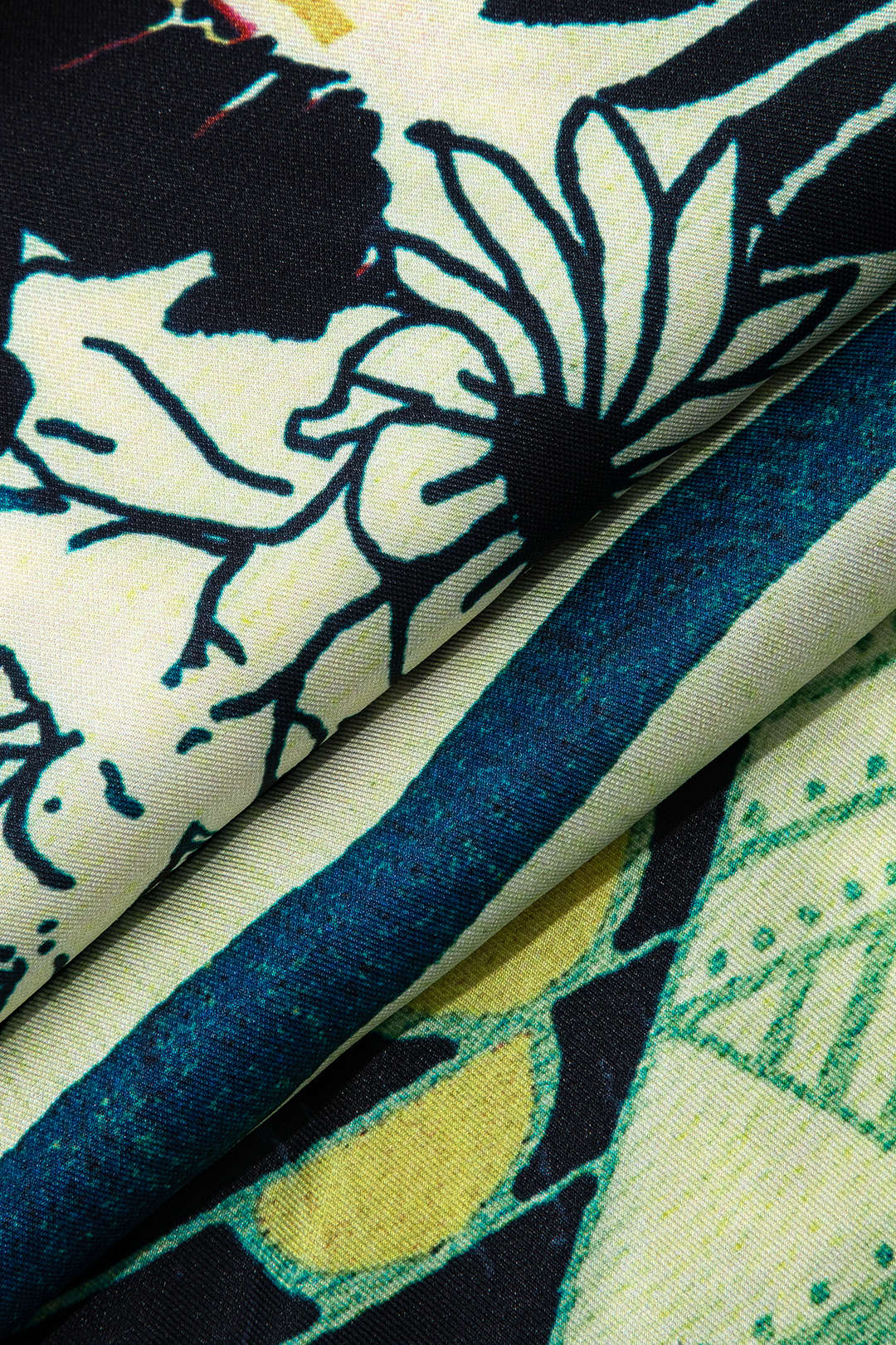 Plus Size Floral Printed High-Waisted Straight-Leg Trousers